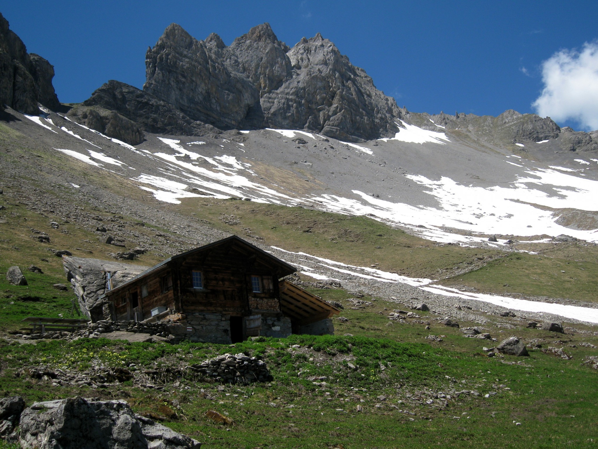 Kandersteg circuit: passes, waterfalls and historic trails
